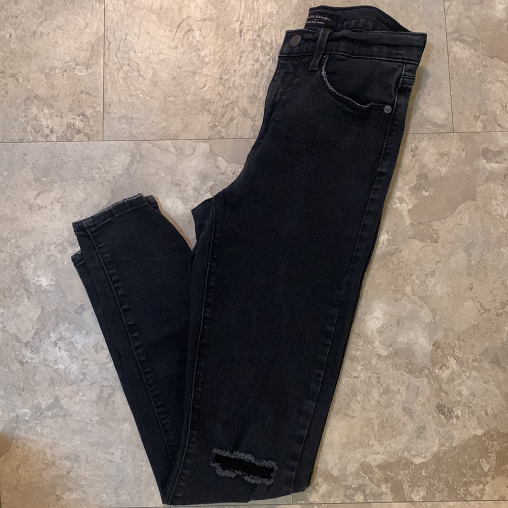 Banana Republic Black Distressed High Rise Skinny Jeans Rip at Knee Size 26/2